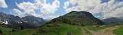 77 Al Passo del Giovetto (1816 m) con vista sul versante nord del Gardena